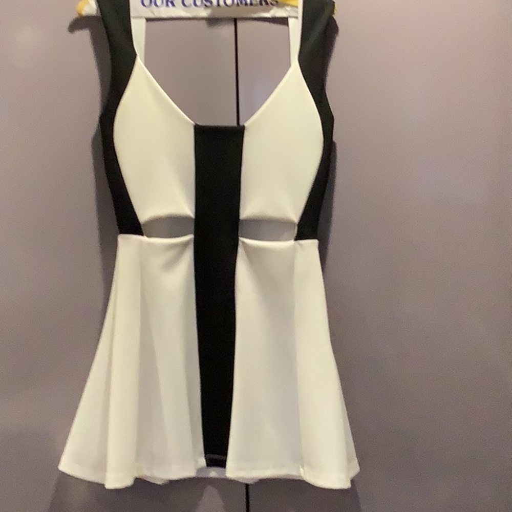 4/$12 Adorable dress